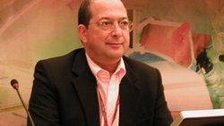 Ekonomik Tahminlerde Yapay Zekanın Riskleri: Yeni Bir "EconomAI" Döneminde miyiz?