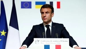 Macron Advocates U.S.-Russia Dialogue On Ukraine Peace