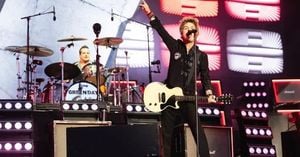 Green Day Ignite Download Festival With Political Fire