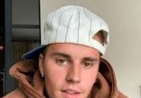 Papai babão! Justin Bieber compartilha clique do filho e encanta internautas