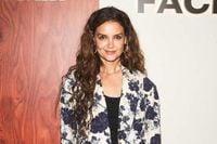 Katie Holmes Looks Unrecognizable With Her Shortest Hairstyle in Over a Decade