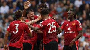 Manchester United Triumphs 3-2 Over Ipswich Town