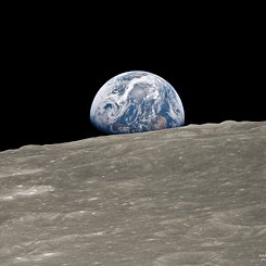  Earthrise 1: Historic Image Remastered 