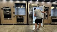 Retail sales rise solid 0.5% in July as shoppers appear to shrug off pressures