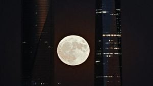 Skywatchers Prepare For Super Blue Moon