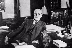 Sigmund Freud teorilerinde neden biyolojik, sosyal ve çevresel etmenlerden çok cinselliğe yer verdi?