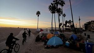 Trump Signs Executive Order Targeting Homelessness Nationwide