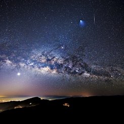 Tayland Üzerinde Roket, Meteor ve Samanyolu