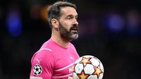 Man City FINALLY cut ties with cult hero back-up goalkeeper Scott Carson after six years, 12 trophies & just two appearances | Goal.com UK
