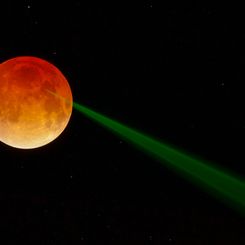  Red Moon, Green Beam 