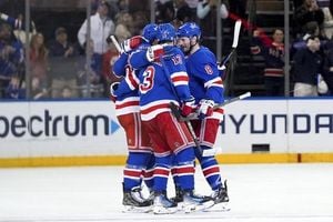 Rangers Snap Losing Streak With Win Over Canucks