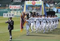 ＜甲子園だより＞開会式　千葉黎明、夢舞台で行進：東京新聞デジタル