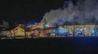 Lagerhalle komplett abgebrannt - Großeinsatz mit mehr als 100 Feuerwehrleuten verhindert Schlimmeres