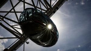 London Eye Breaks Down Twice On Hottest Day