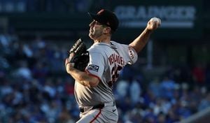 Giants Unload Nine Runs In 11th Inning To Defeat Cubs