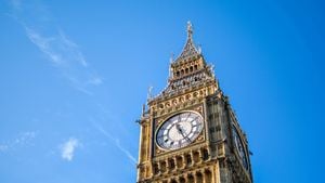 Protester Scales Elizabeth Tower, Demands Political Change