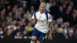 Semenyo Shines In Bournemouth Thriller As Spurs Pay Tribute