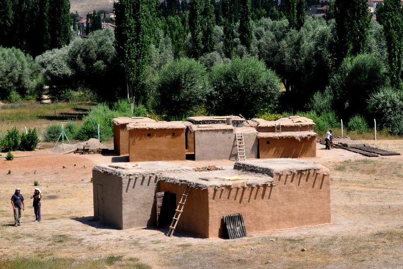 Aşıklı Höyük Deneysel Arkeoloji Neolitik Evleri