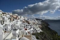 4.2 magnitude earthquake hits Aegean Sea near Santorini volcano after relative calm - Türkiye Today