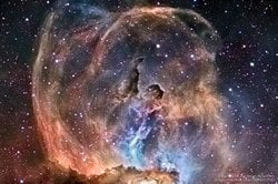 NGC 3576: Özgürlük Heykeli Bulutsusu
