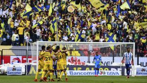 America Triumphs Over Pumas Amid Fan Violence