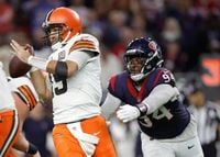 Former Nebraska defensive lineman Khalil Davis announces retirement from the NFL