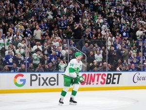 Maple Leafs Celebrate St. Patrick's Day With Dominant Win Over Flames