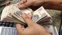 بدء صرف رواتب شهر أبريل لكافة العاملين بالحكومة من اليوم