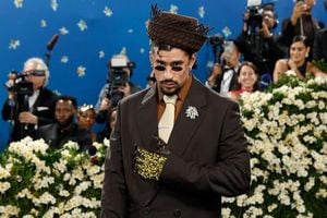 Bad Bunny Announces DeBÍ TiRAR MáS FOToS World Tour