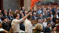 Hungary's parliament passes law banning LGBTQ+ Pride events – DW – 03/18/2025