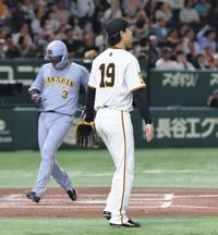 巨人・山崎伊織、今季37イニング目で初失点　内野ゴロに打ち取るも吉川の悪送球で二塁走者がホームイン：中日スポーツ・東京中日スポーツ