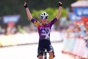 Anna Van Der Breggen Claims Comeback Victory At Vuelta Femenina
