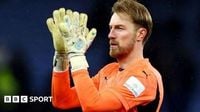 Joe Lumley: Bristol City sign free-agent goalkeeper on two-year deal