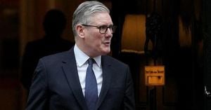 Starmer Weighs Joining Trump