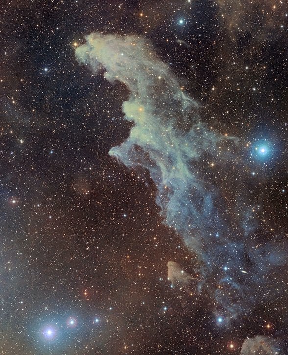 Rigel yıldızı tarafından aydınlatılan IC 2118