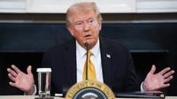 Live updates: Shutdown drags on as Trump embarks on high-stakes Asia trip | CNN Politics