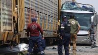 Train collides with double-decker bus in Mexico, killing at least 10 people | CNN