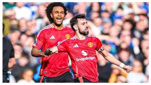 Manchester United Holds Everton To 2-2 Draw