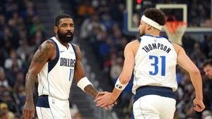 Warriors And Sixers Eye Sign Trade For Grimes And Kuminga