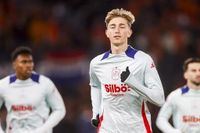Huijsen maakt pikant debuut: verdediger direct fors uitgefloten door Oranje-fans
