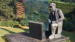 Bir Eser: Fikret Mualla’nın Çizgileri Neden Yerinde Durmaz?