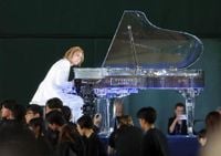 ＹＯＳＨＩＫＩ、ピアノで米国と日本の国歌を演奏…大谷翔平らが立つフィールドを包み込む - スポーツ報知