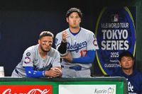 ドジャース vs カブス開幕戦　レーザーポインター照射で一時中断…客席からは大ブーイング（東スポWEB） - Yahoo!ニュース