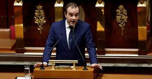Lecornu Survives No Confidence Votes As Budget Battle Looms