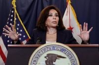 Bombshell texts reveal Jeanine Pirro was no fan of Sean Hannity