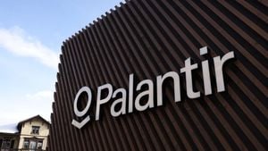 Palantir Stock Dips Amid CEO's Share Sale Plans