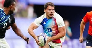 Antoine Dupont: French Rugby Star Redefines Limits