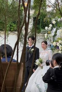 에일리, ♥최시훈 곁 우아한 신부..야외 결혼식 현장 포착