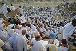 Muslims Worldwide Observe Sacred Day Of Arafah Pilgrimage