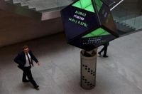 London stocks dragged down by financials after US lawmaker calls for StanChart probe